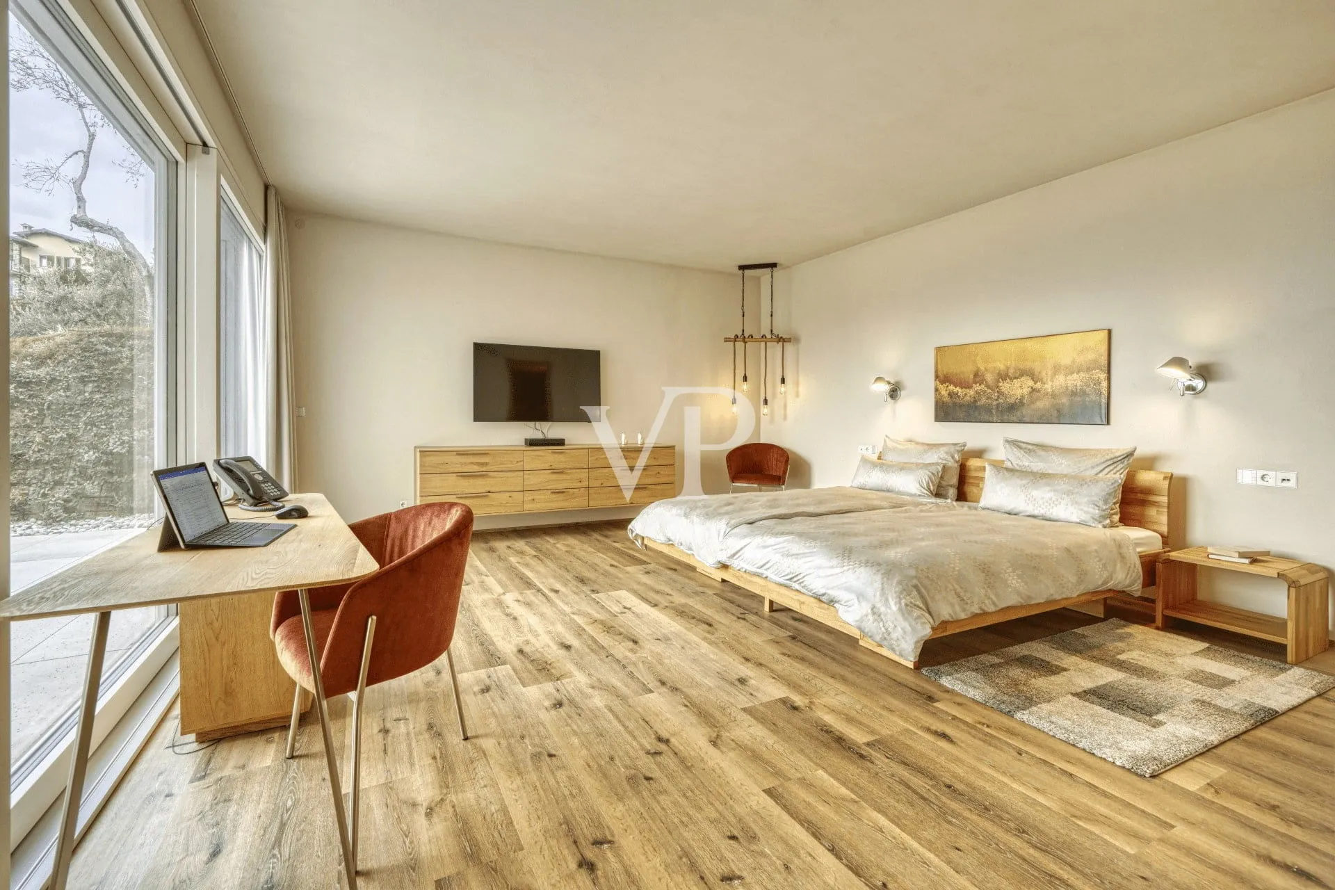 Moderne Villa mit Panoramablick auf den Gardasee, eingebettet in einem privaten Olivenhain