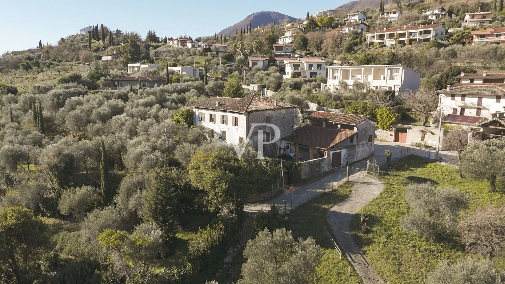 Farmhouse with lake view and olive grove