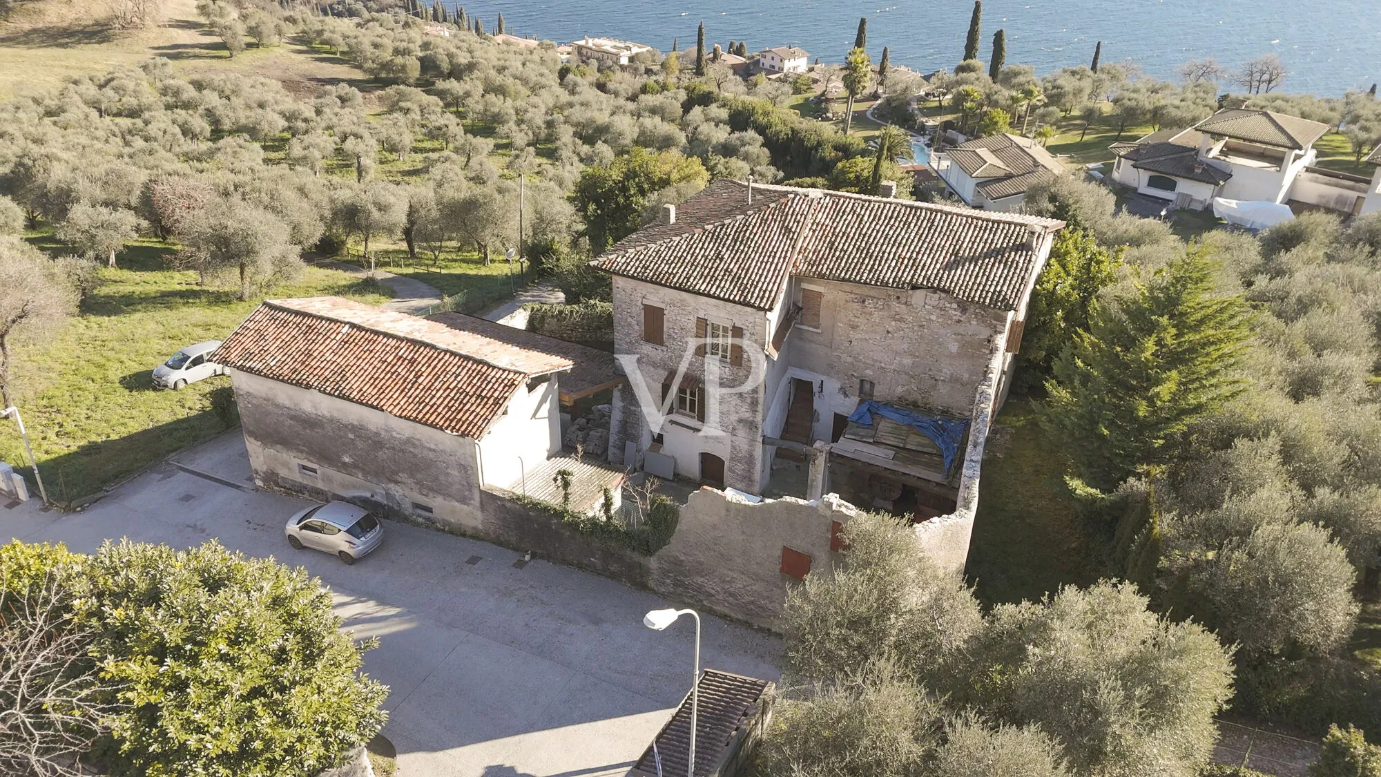 Farmhouse with lake view and olive grove