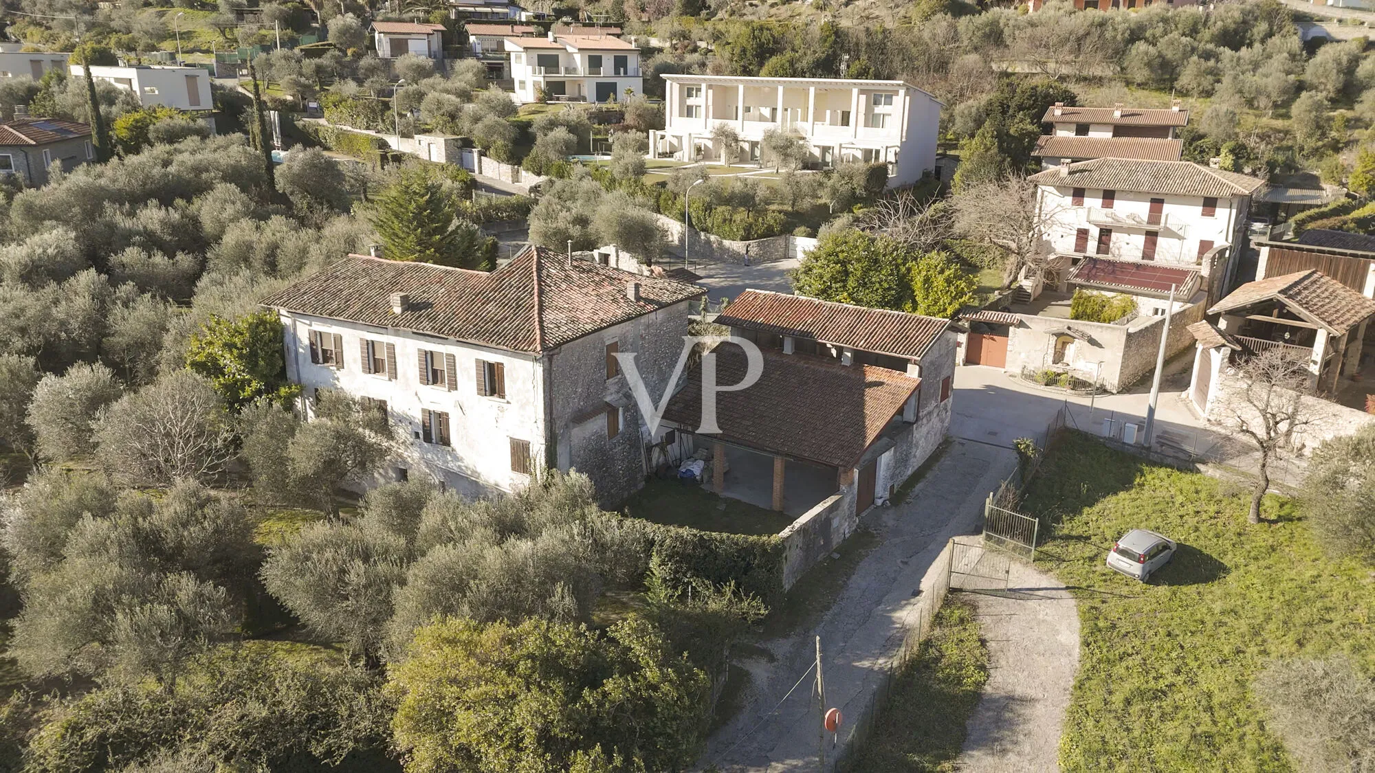 Farmhouse with lake view and olive grove