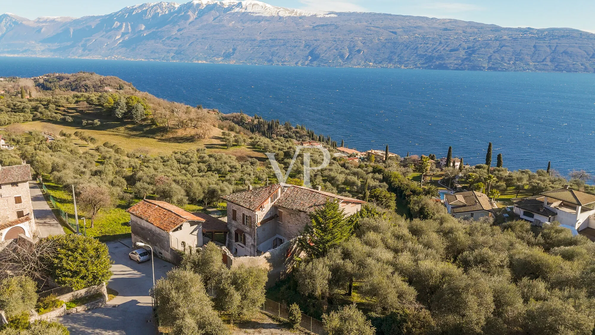 Farmhouse with lake view and olive grove