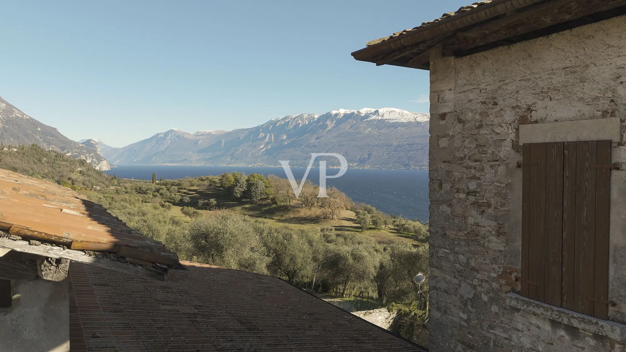 Farmhouse with lake view and olive grove