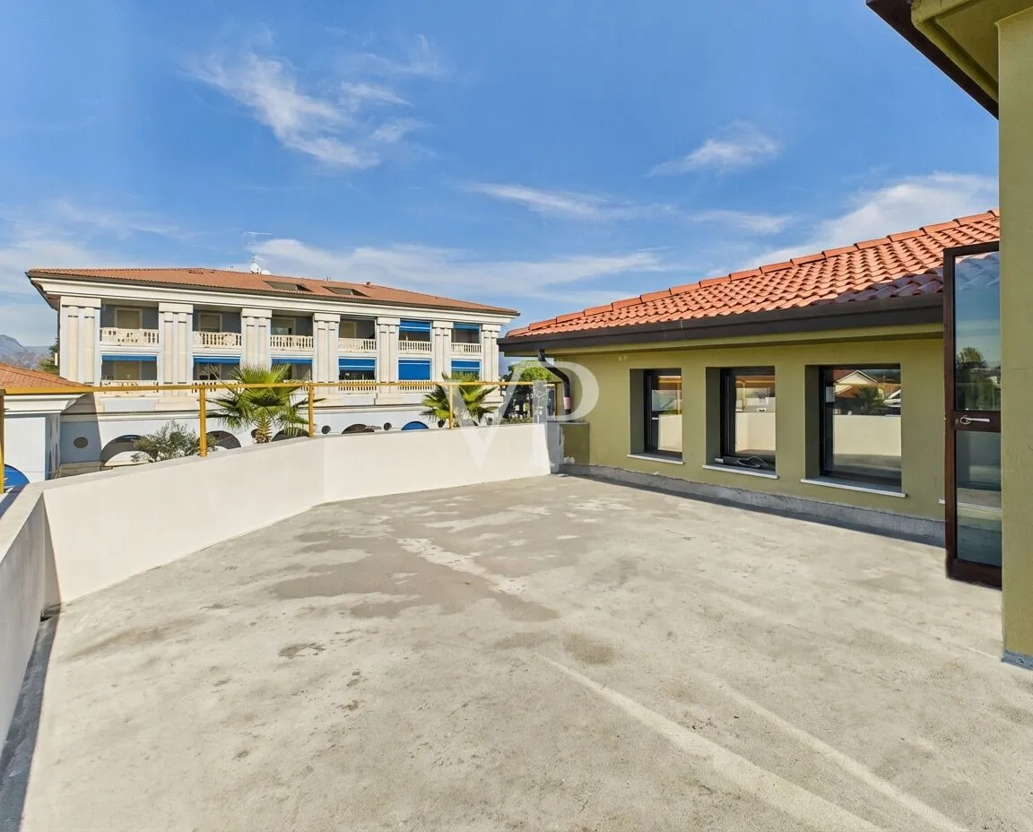 Investimento a Sirmione: area di sviluppo con posti auto in una posizione privilegiata