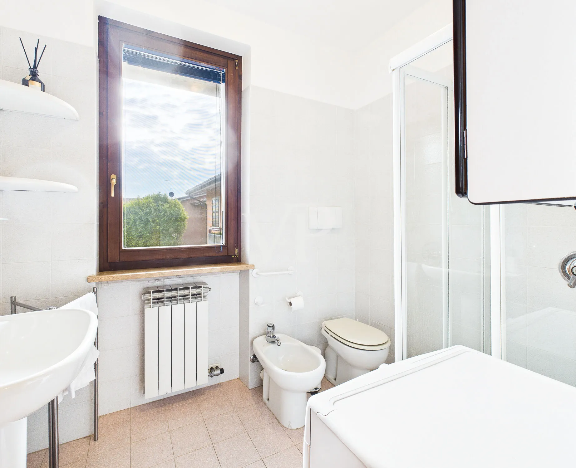 Colà di Lazise - Elegante trilocale con piscina e vista panoramica