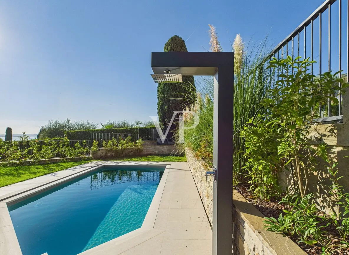 Ca' Allegra - Modern living with a lake view