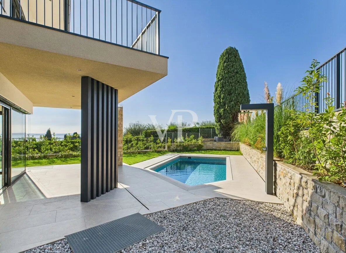 Ca' Allegra - Modern living with a lake view