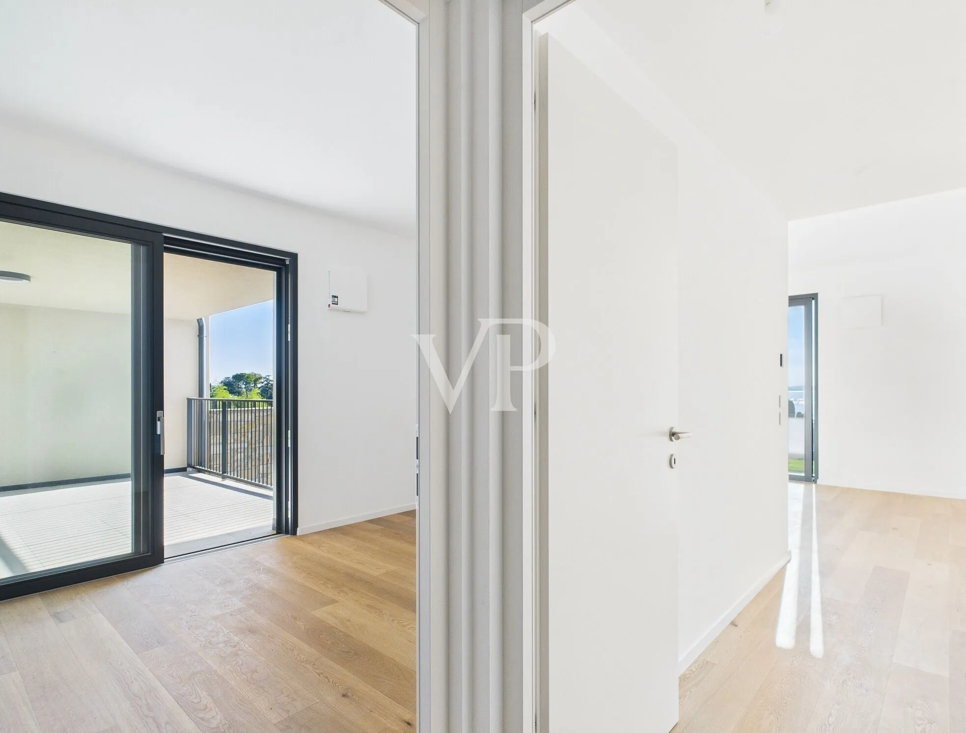 Ca' Allegra - Modern living with a lake view