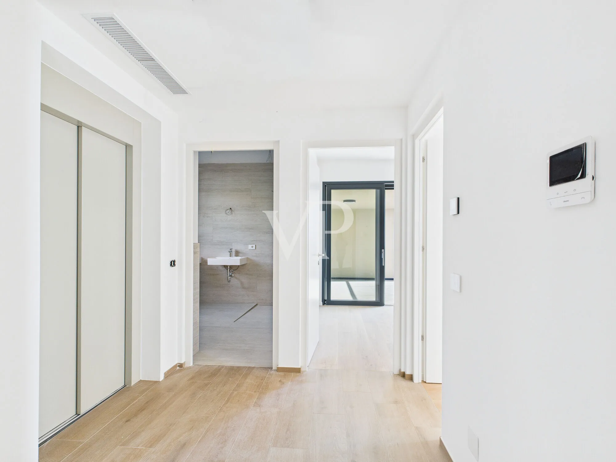 Ca' Allegra - Modern living with a lake view