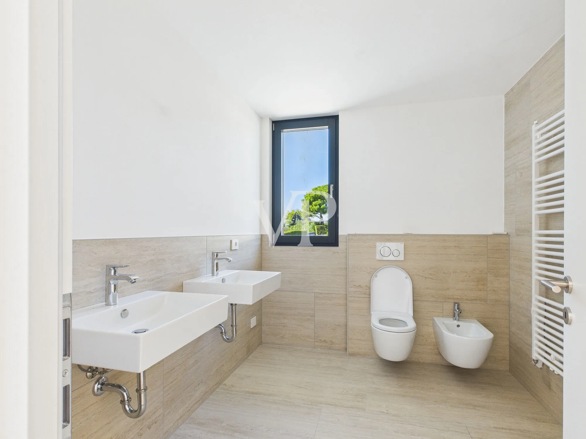 Ca' Allegra - Modern living with a lake view