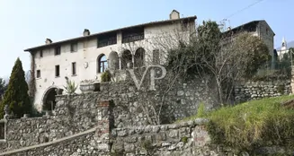 von_poll_real_estate_property_IT264922772_image_0