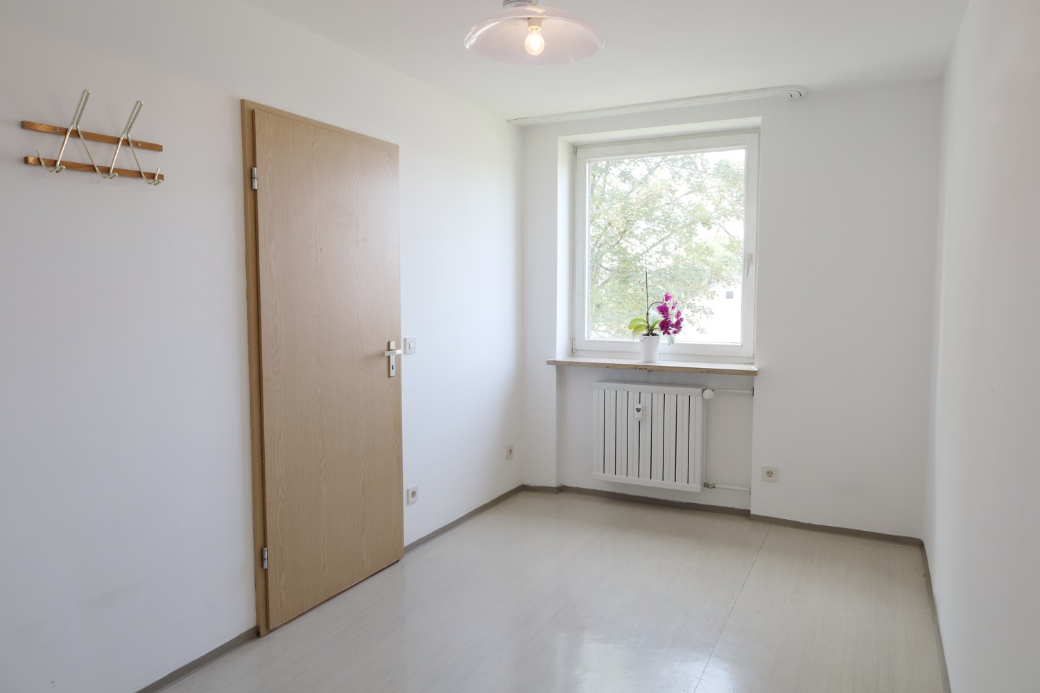 Zwei Zimmer, Balkon und Außenstellplatz in toller Wohnlage