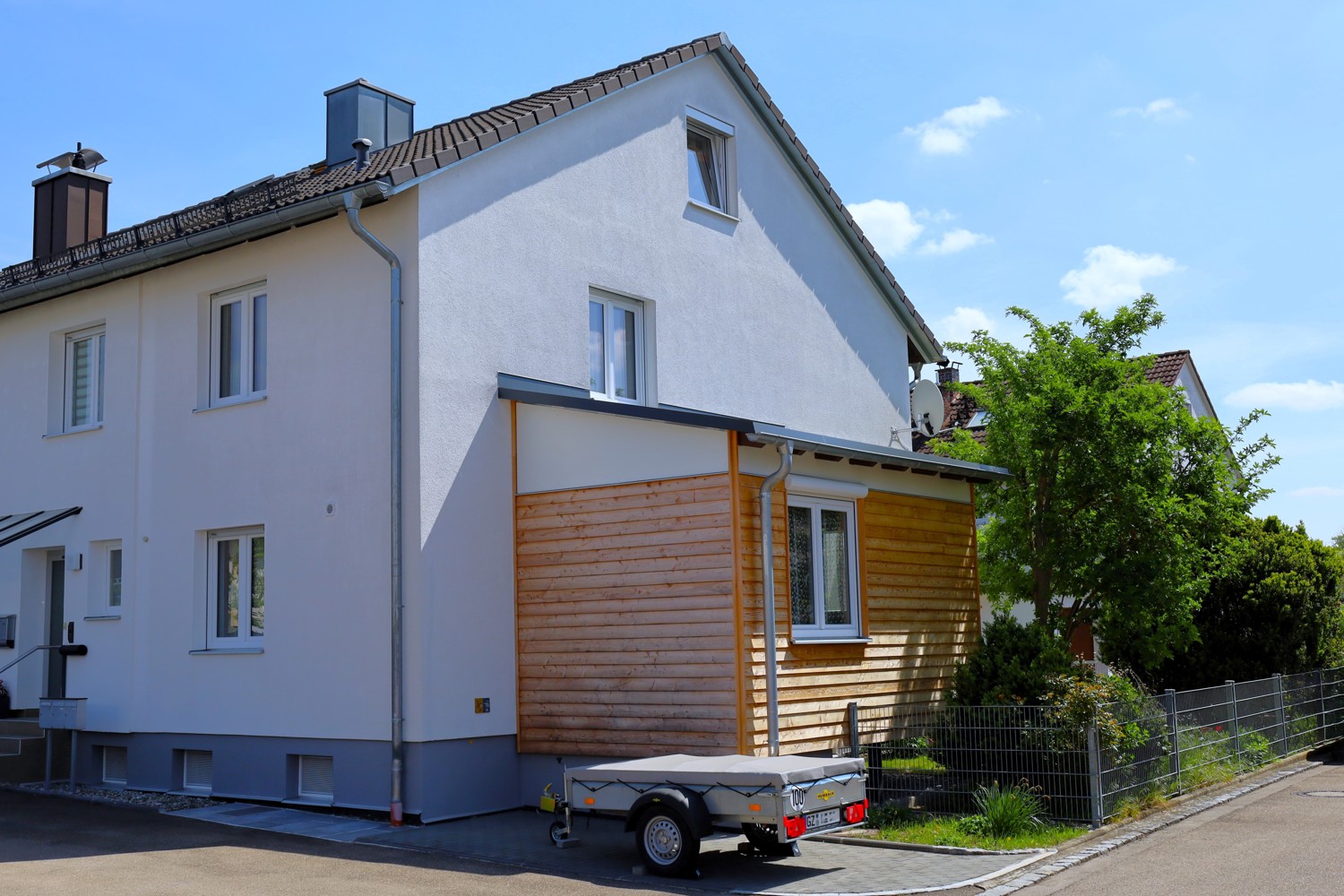 DHH mit 3 Wohnungen