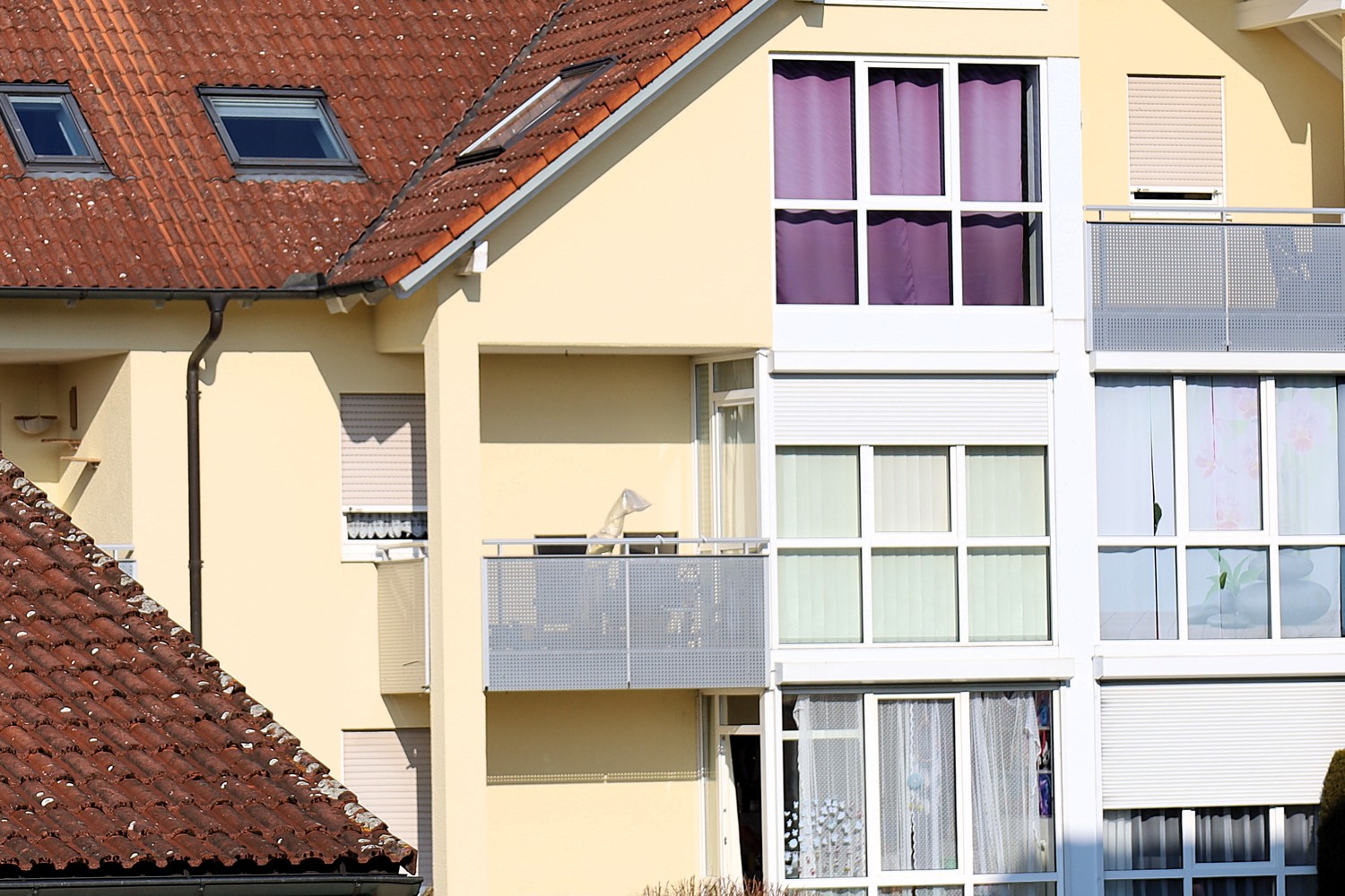 Lichtdurchflutete Zweizimmerwohnung mit Balkon und Garage