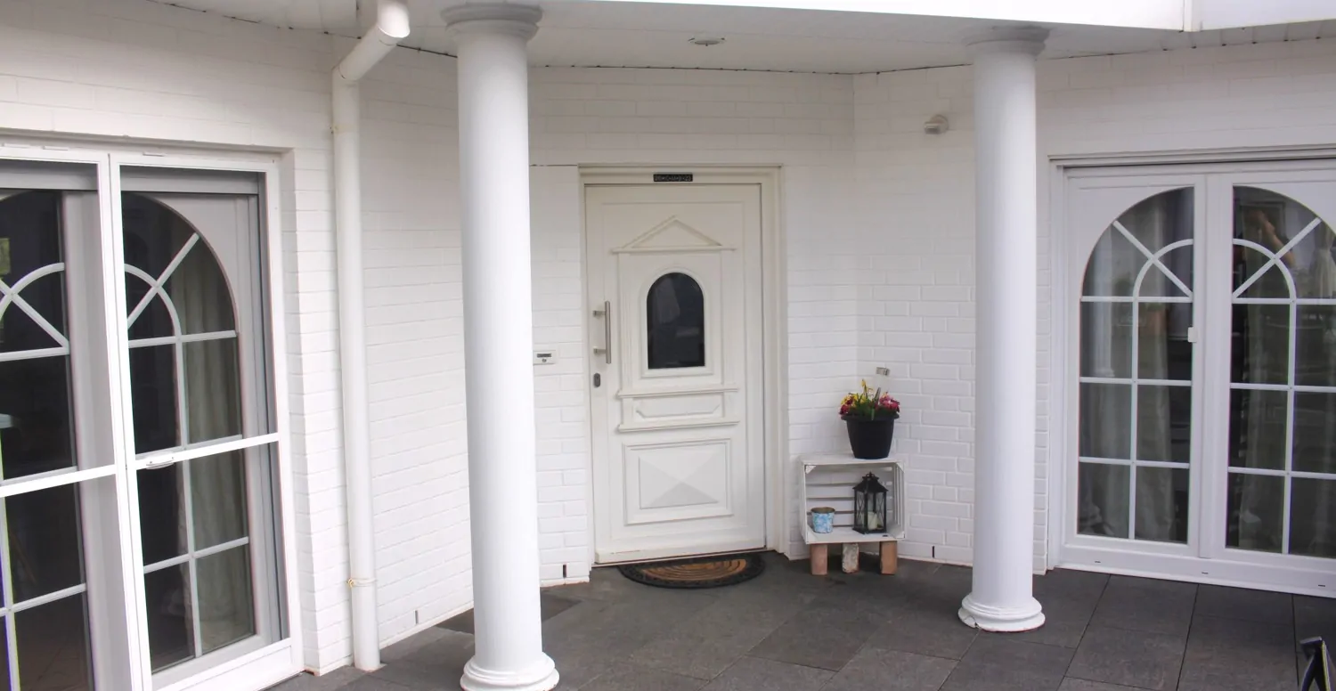 Hochwertiges Zweifamilienhaus