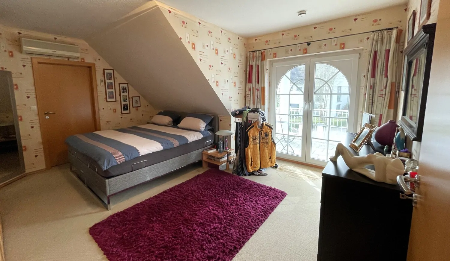 Hochwertiges Zweifamilienhaus