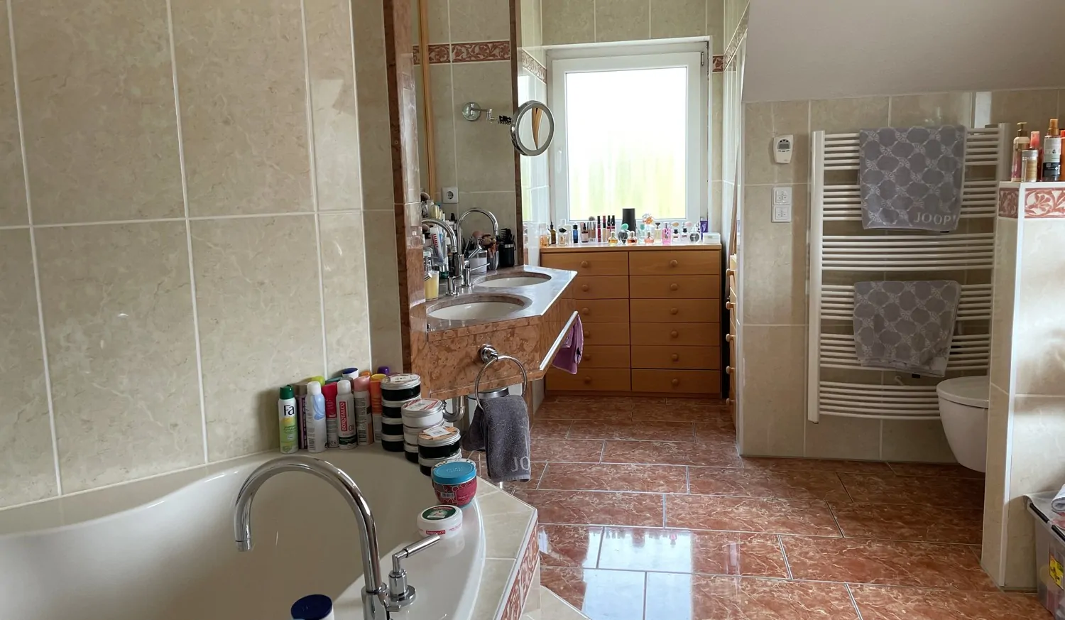 Hochwertiges Zweifamilienhaus