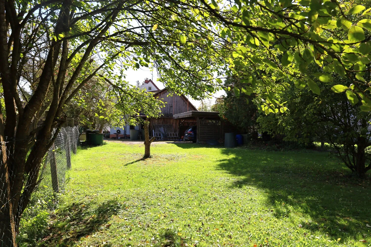 Zweifamilienhaus mit viel Platz