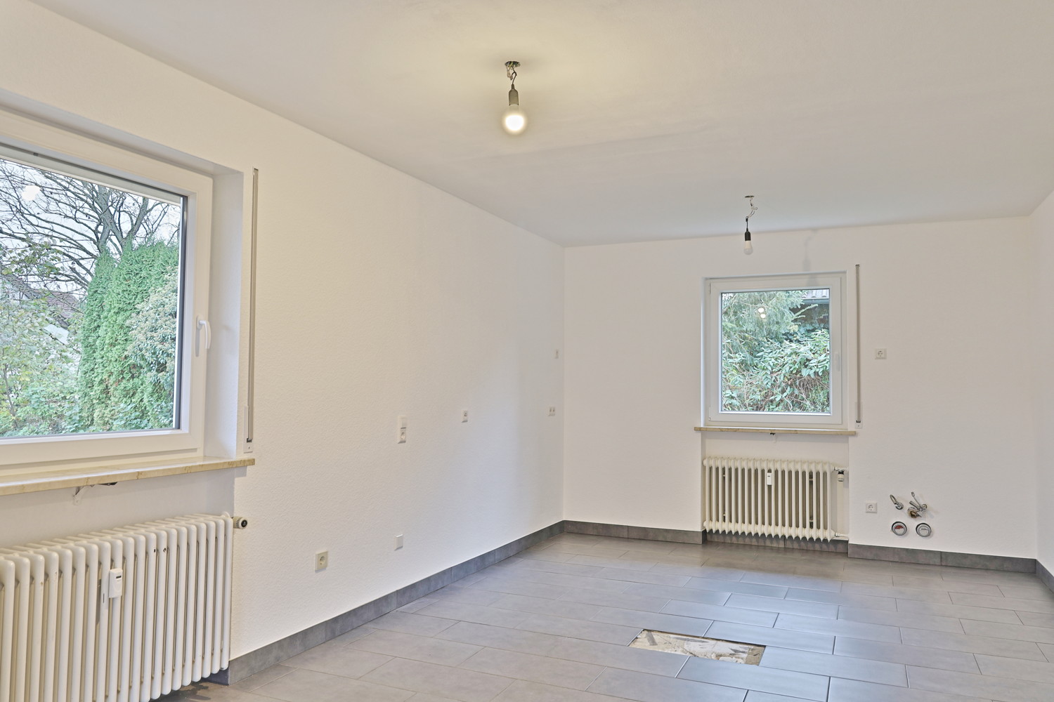 Erstbezug nach Top-Sanierung 
2,5 Zimmer mit Garten und Garage