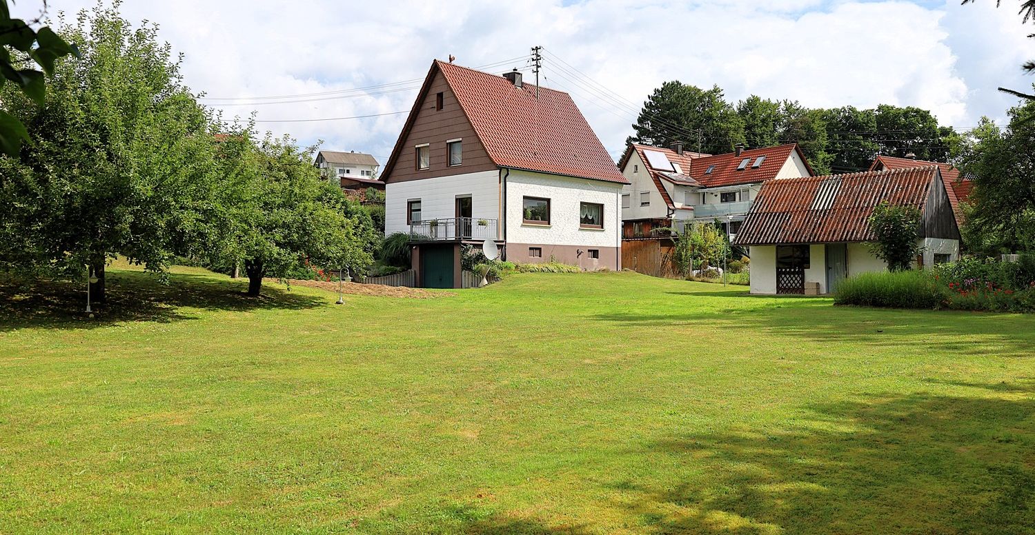 Charmantes Familienheim mit großem Grundstück in ruhiger Lage