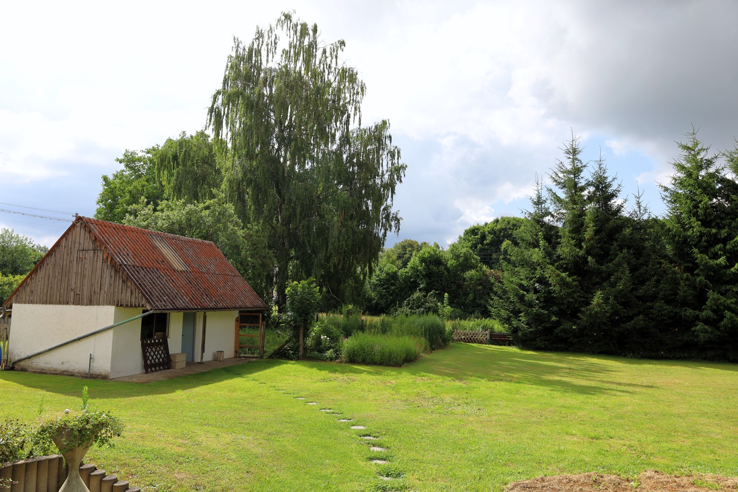 Charmantes Familienheim mit großem Grundstück in ruhiger Lage