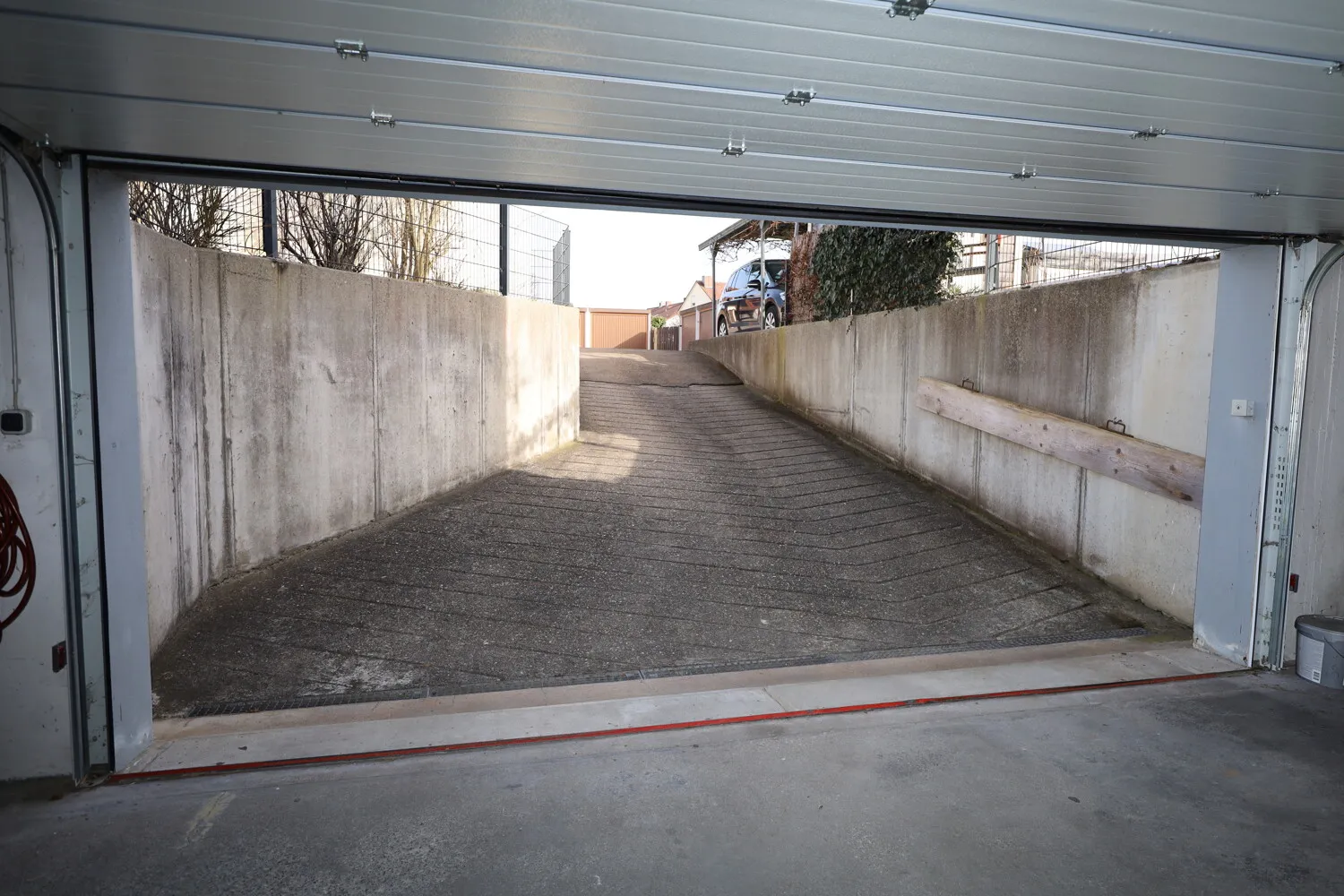 Tiefgaragenstellplatz inklusive