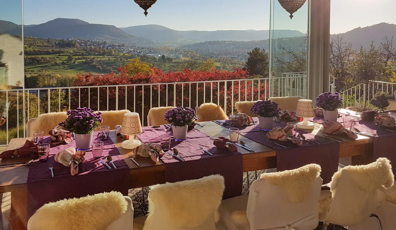 Wintergarten festlich mit Ausblick