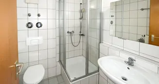 von_poll_real_estate_property_25362213_image_8