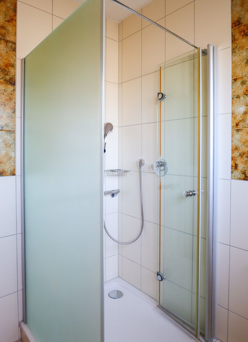 Bad mit Dusche OG