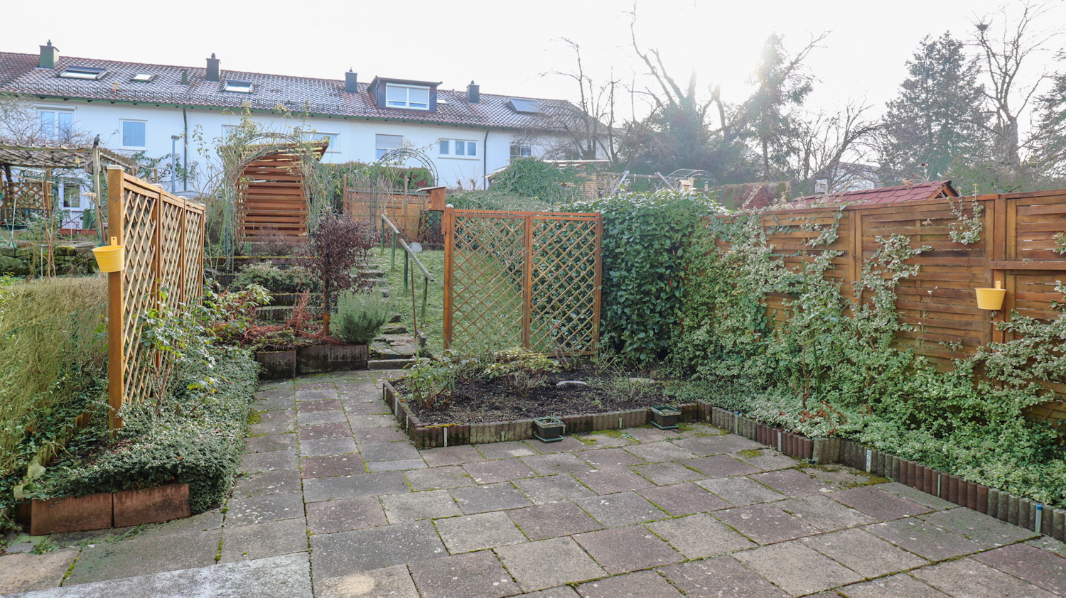 Terrasse mit Garten