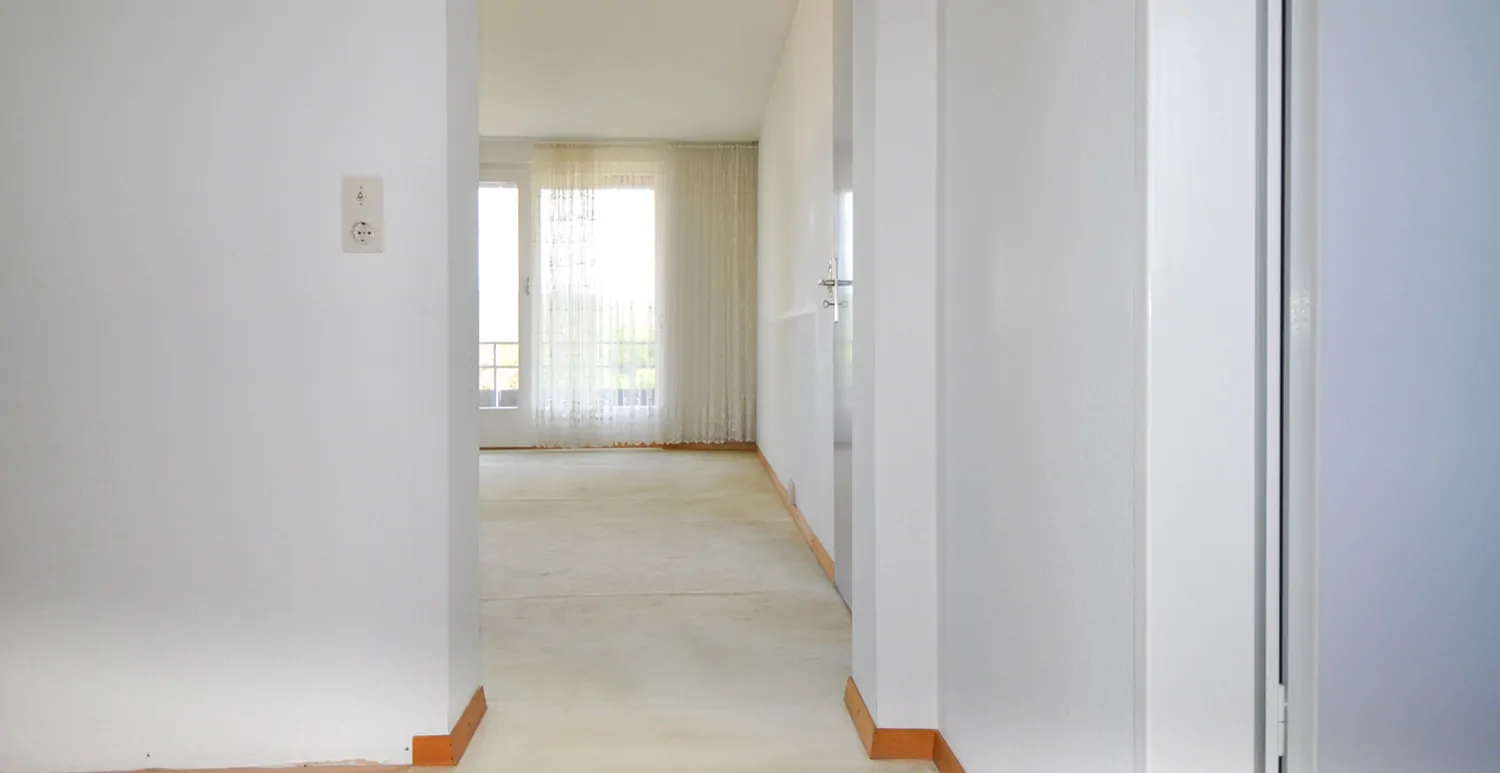 Blick von Ankleide ins Elternschlafzimmer