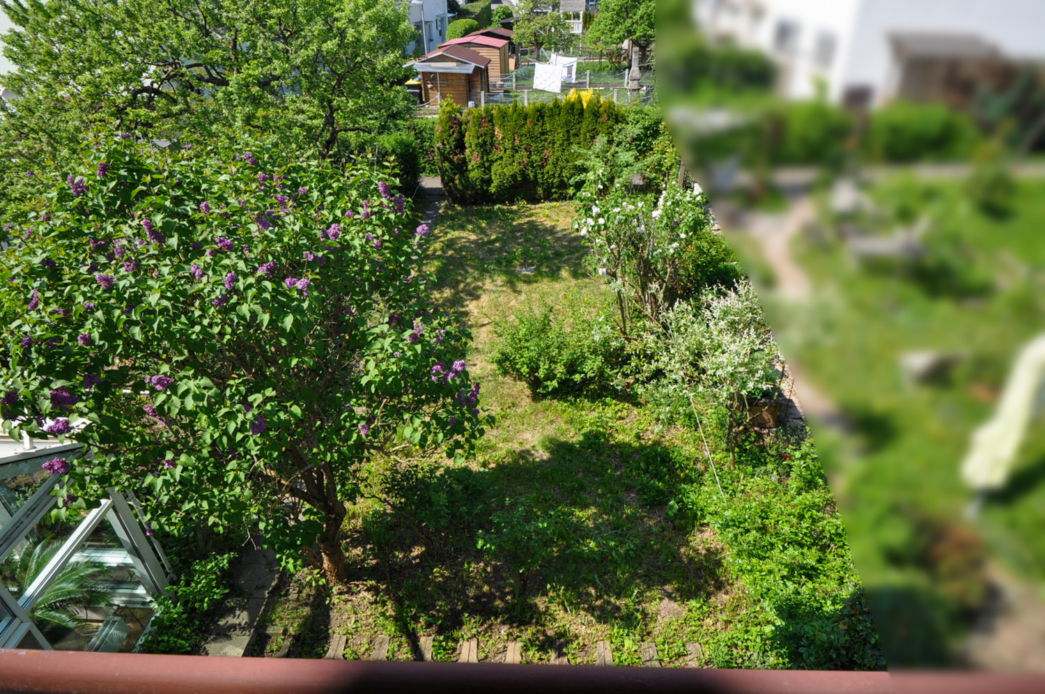 Blick von Elternschlafzimmer  in Garten