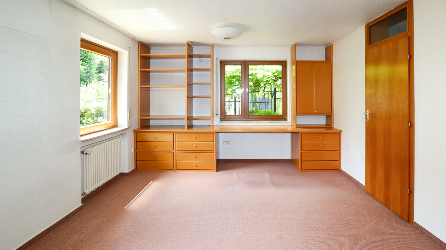 Büro EG