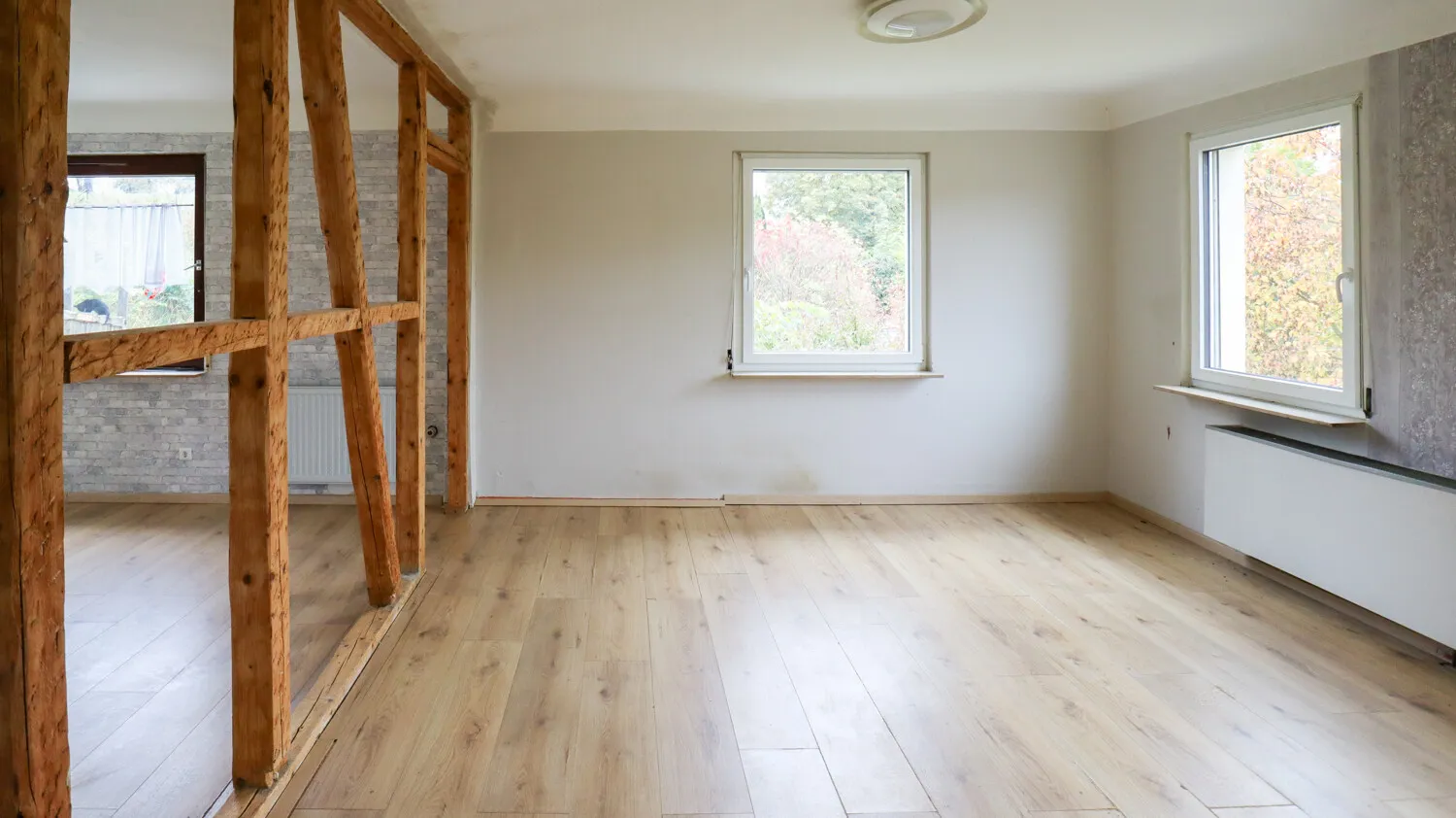 Wohn-/ Essbereich rechts