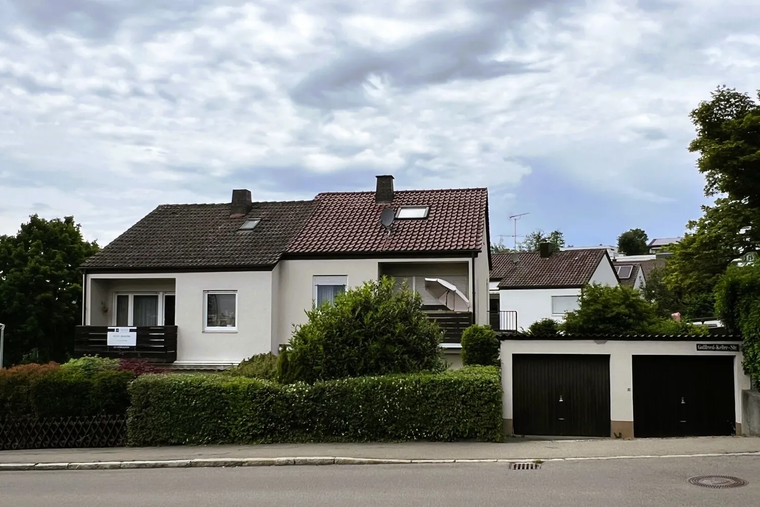 Süden mit Garagen