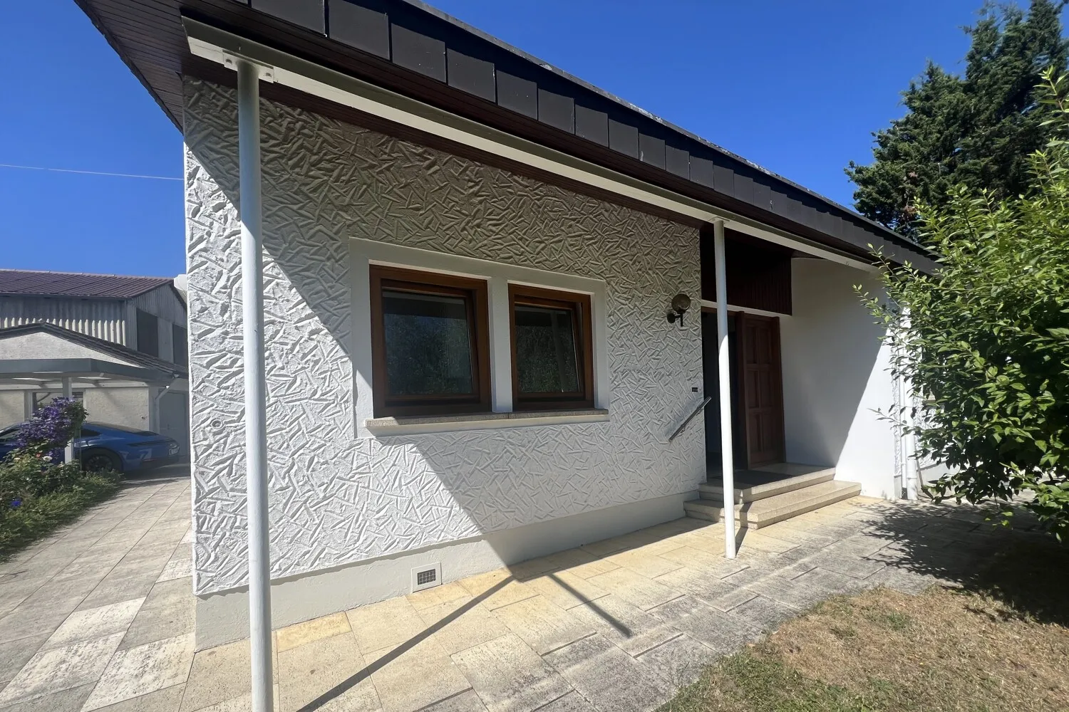 Stilvoller Bungalow mit Bauhauselementen