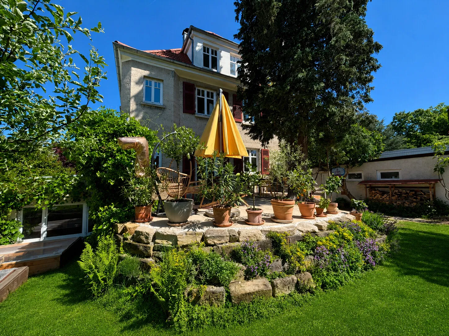 Haus mit Terrasse