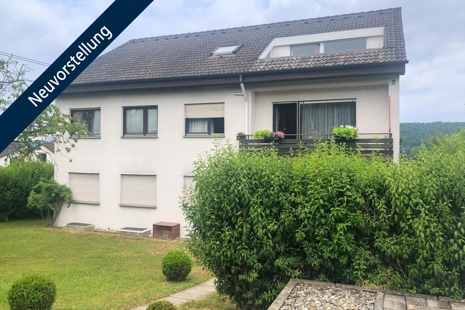 Gepflegte 3-Zimmer-Wohnung mit Balkon und Außenstellplatz in ruhiger Lage