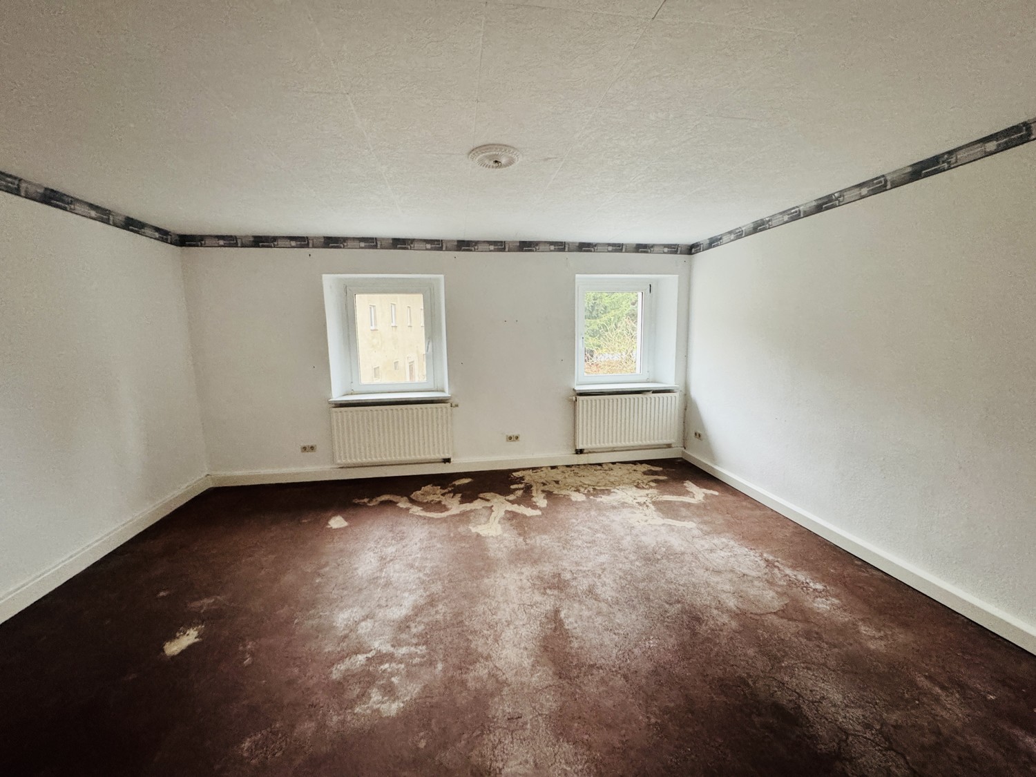 Linke Wohnung Zimmer 1