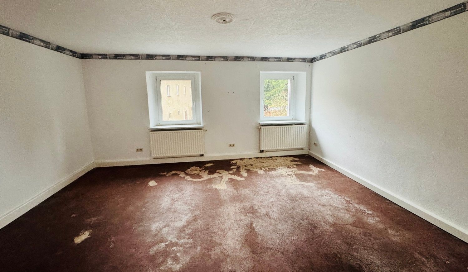 Linke Wohnung Zimmer 1