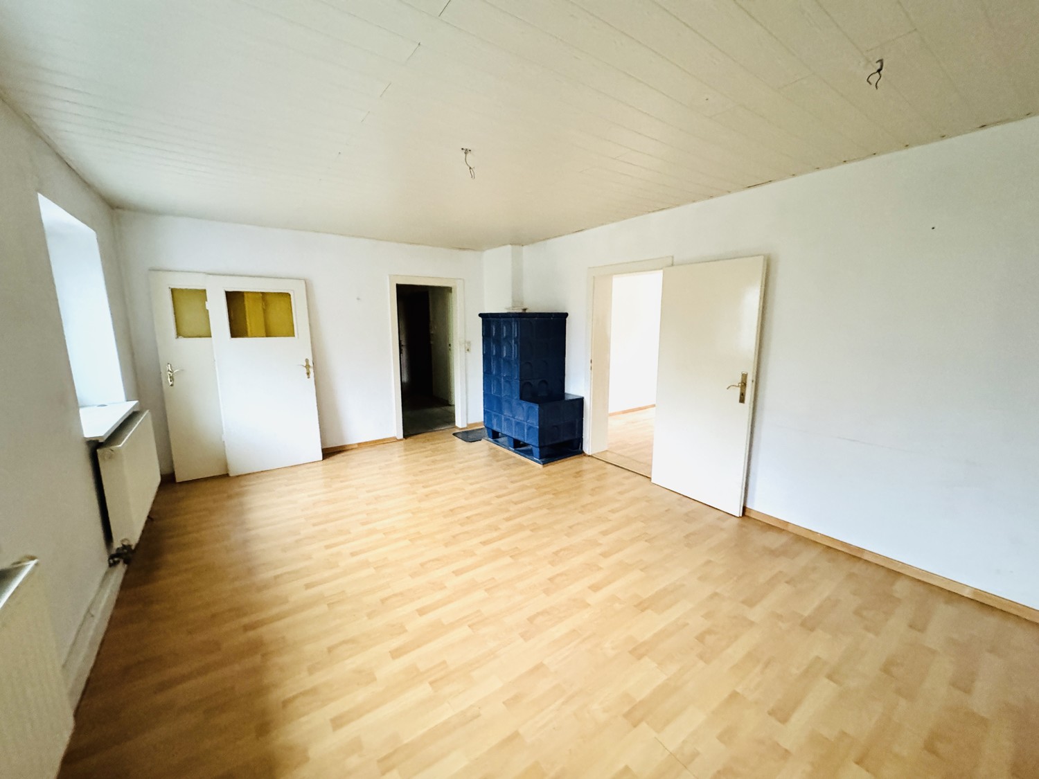 Rechte Wohnung Zimmer 2