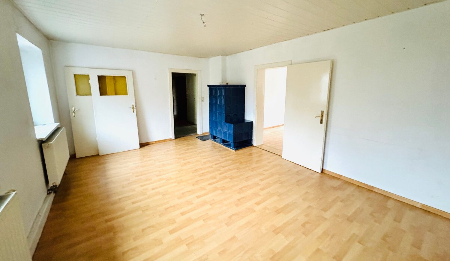 Rechte Wohnung Zimmer 2
