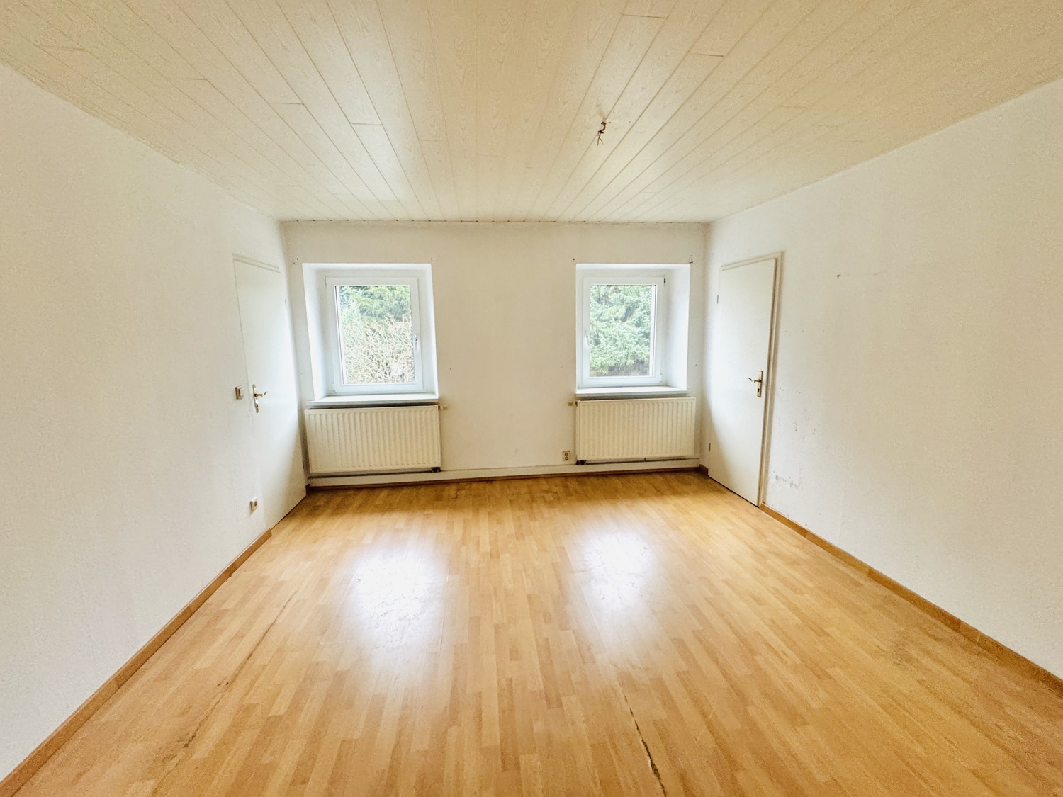 Linke Wohnung Zimmer 1