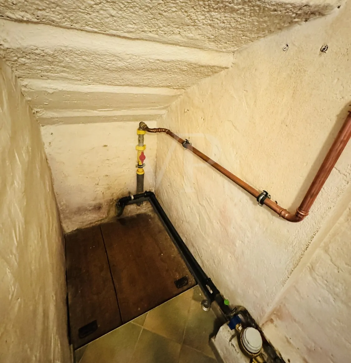 Bodenluke Hauptanschlüsse