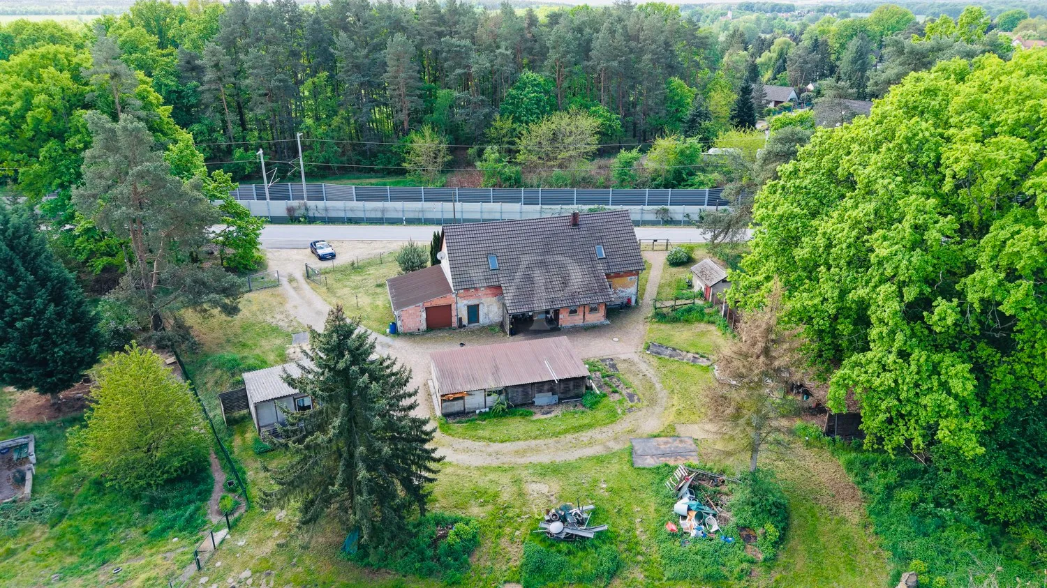 Grundstück Richtung Haus