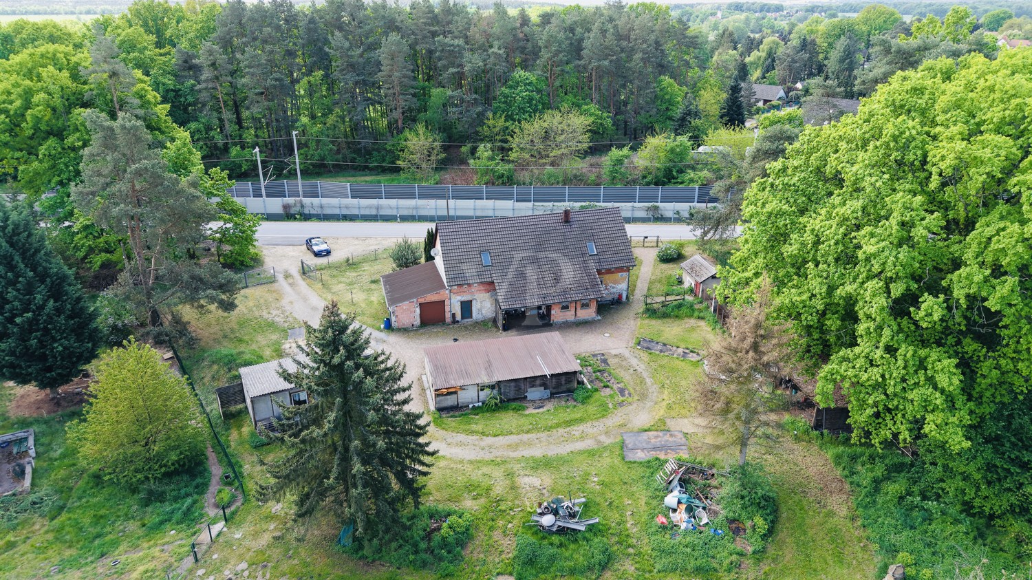 Grundstück Richtung Haus