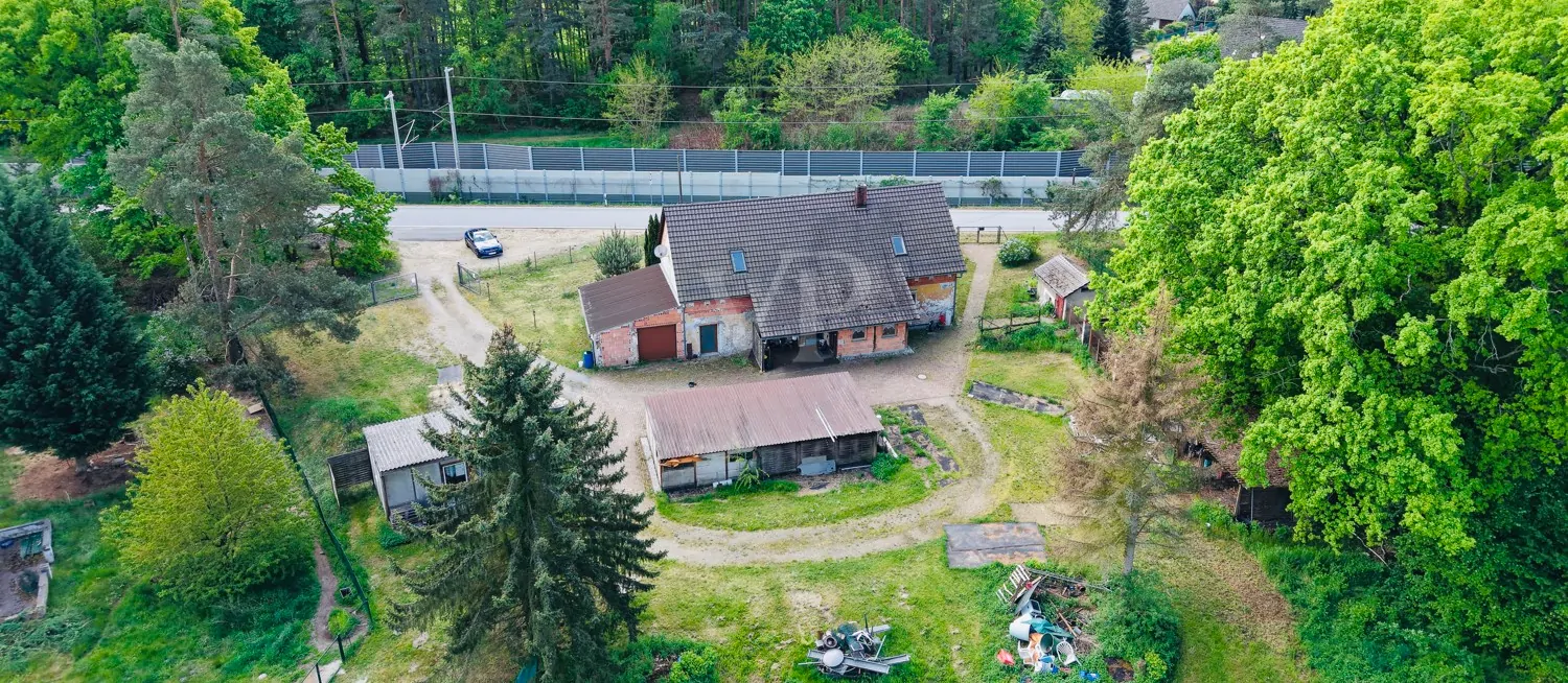 Grundstück Richtung Haus