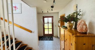 von_poll_real_estate_property_25382025_image_3