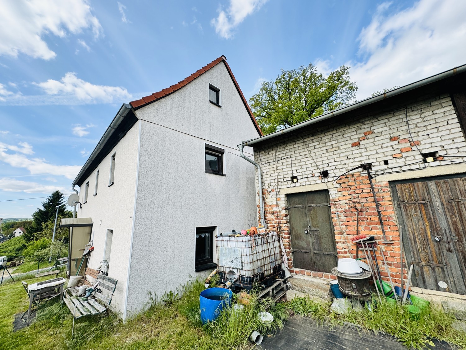Haus mit Schuppen