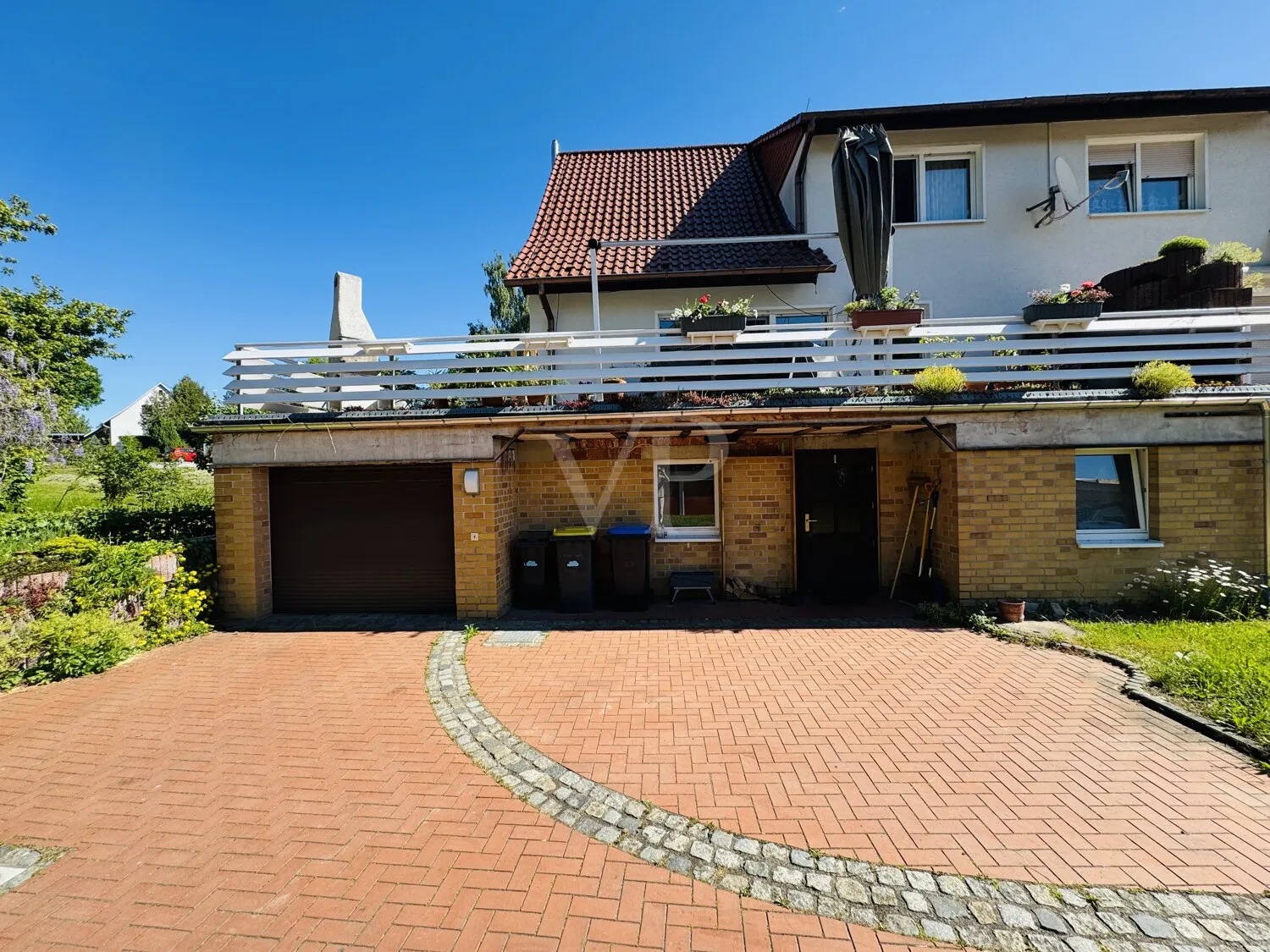 Zugang über die Garage