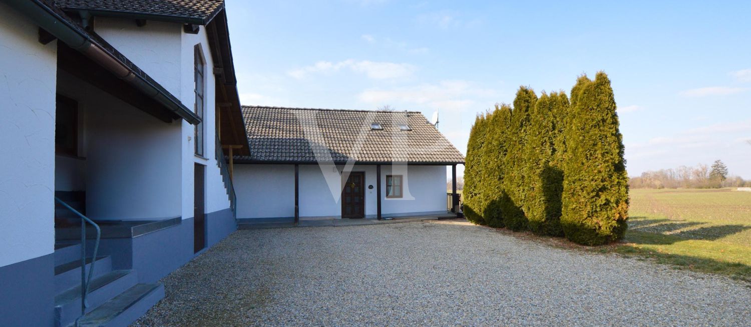 Hof Rückseite